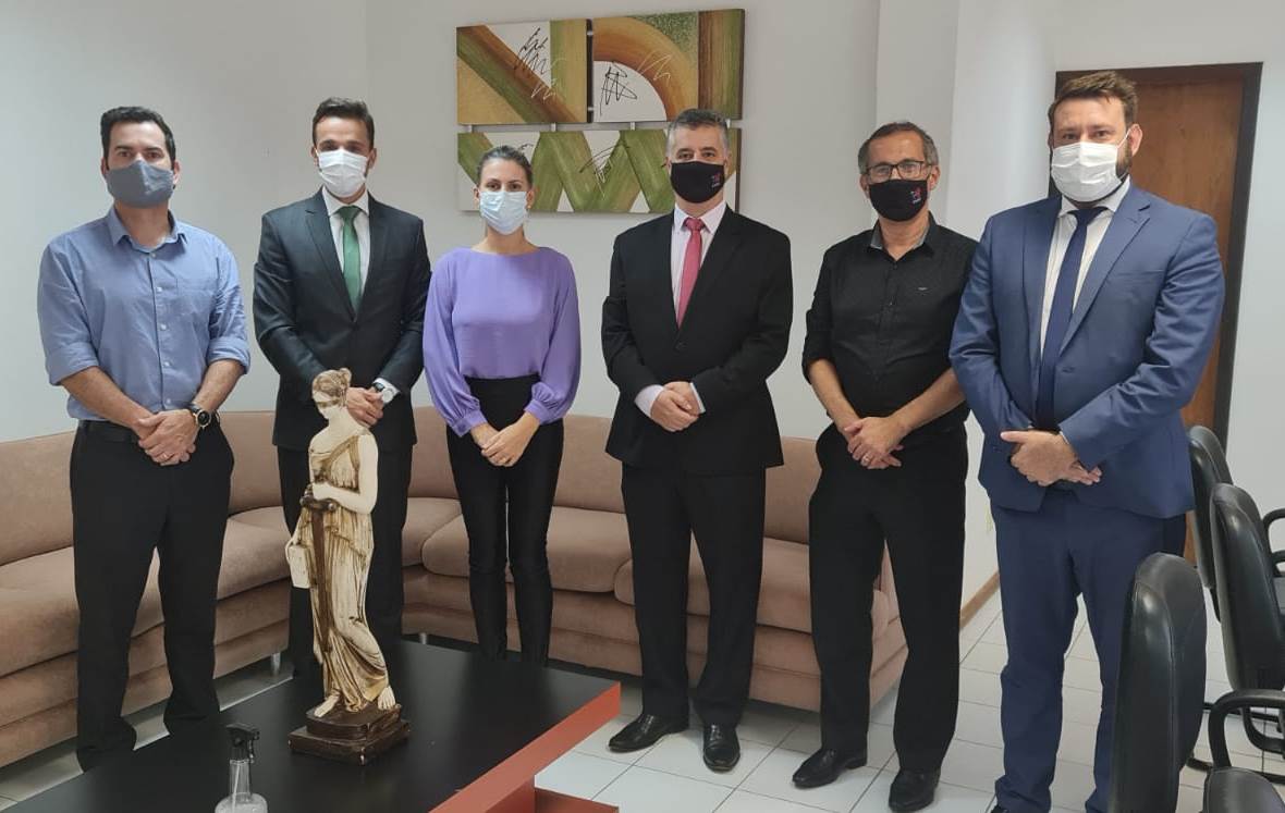 Direção do Fórum recebe comitiva da OAB Cascavel